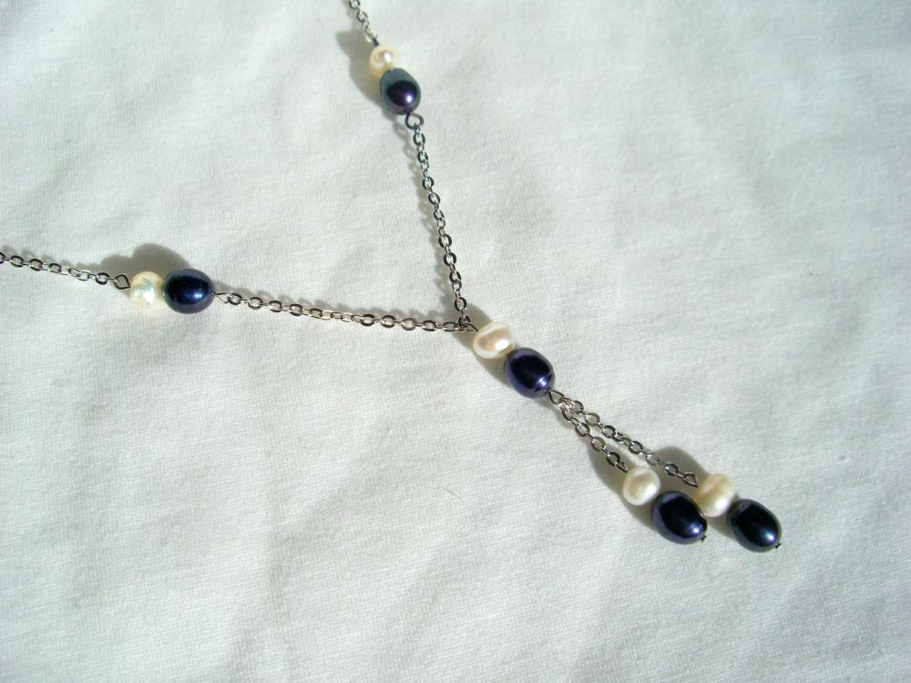 Pearl Necklace - Midnight Black Creamy White Silver Chain